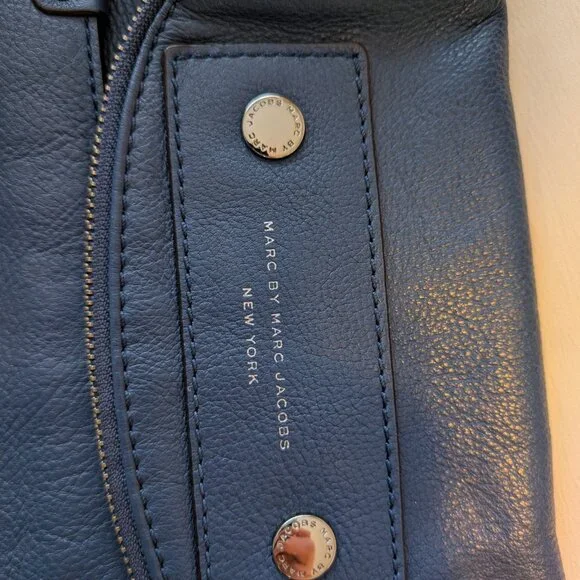Marc Jacobs Natasha Blue Crossbody (Larger 12 inch version) - Picture 3 of 6